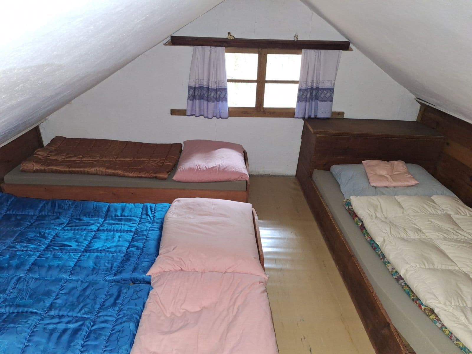 Prodej chaty, chalupy 30 m², pozemek 40 m², Kamenný Přívoz, Středočeský kraj Prodej chaty, chalupy 30 m², pozemek 40 m², Kamenný Přívoz, Středočeský kraj