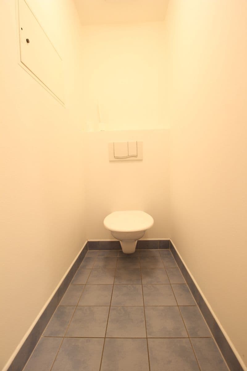 Pronájem bytu 3+kk 74 m², Pod Nouzovem, Praha, Praha Pronájem bytu 3+kk 74 m², Pod Nouzovem, Praha, Praha