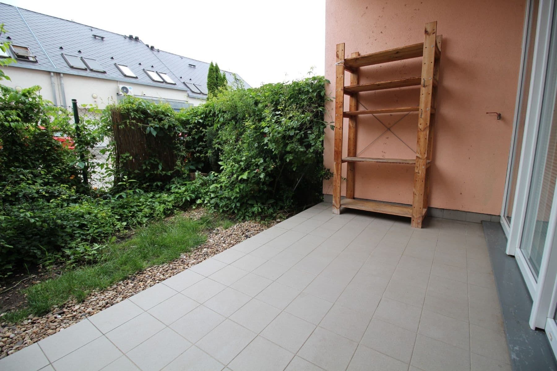 Pronájem bytu 3+kk 74 m², Pod Nouzovem, Praha, Praha Pronájem bytu 3+kk 74 m², Pod Nouzovem, Praha, Praha