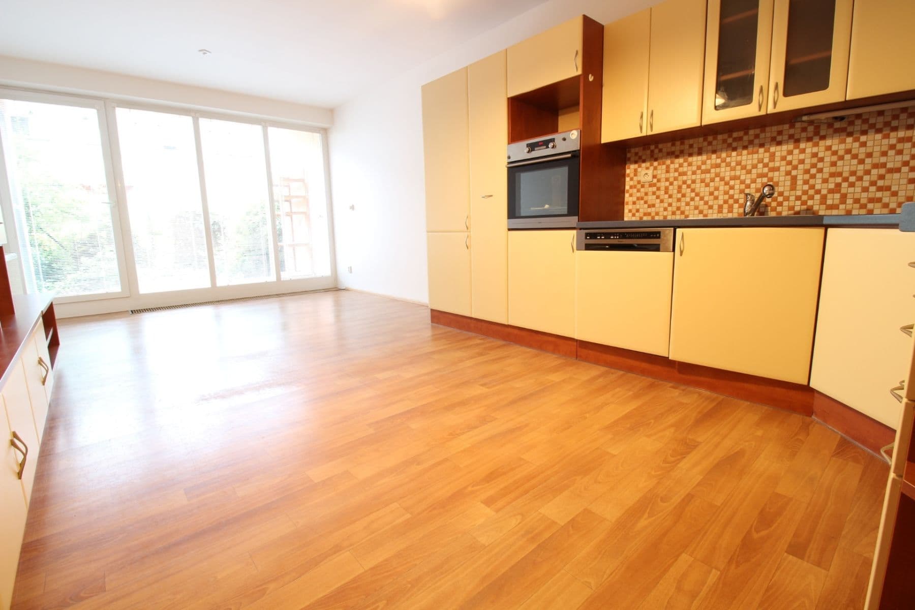 Pronájem bytu 3+kk 74 m², Pod Nouzovem, Praha, Praha Pronájem bytu 3+kk 74 m², Pod Nouzovem, Praha, Praha