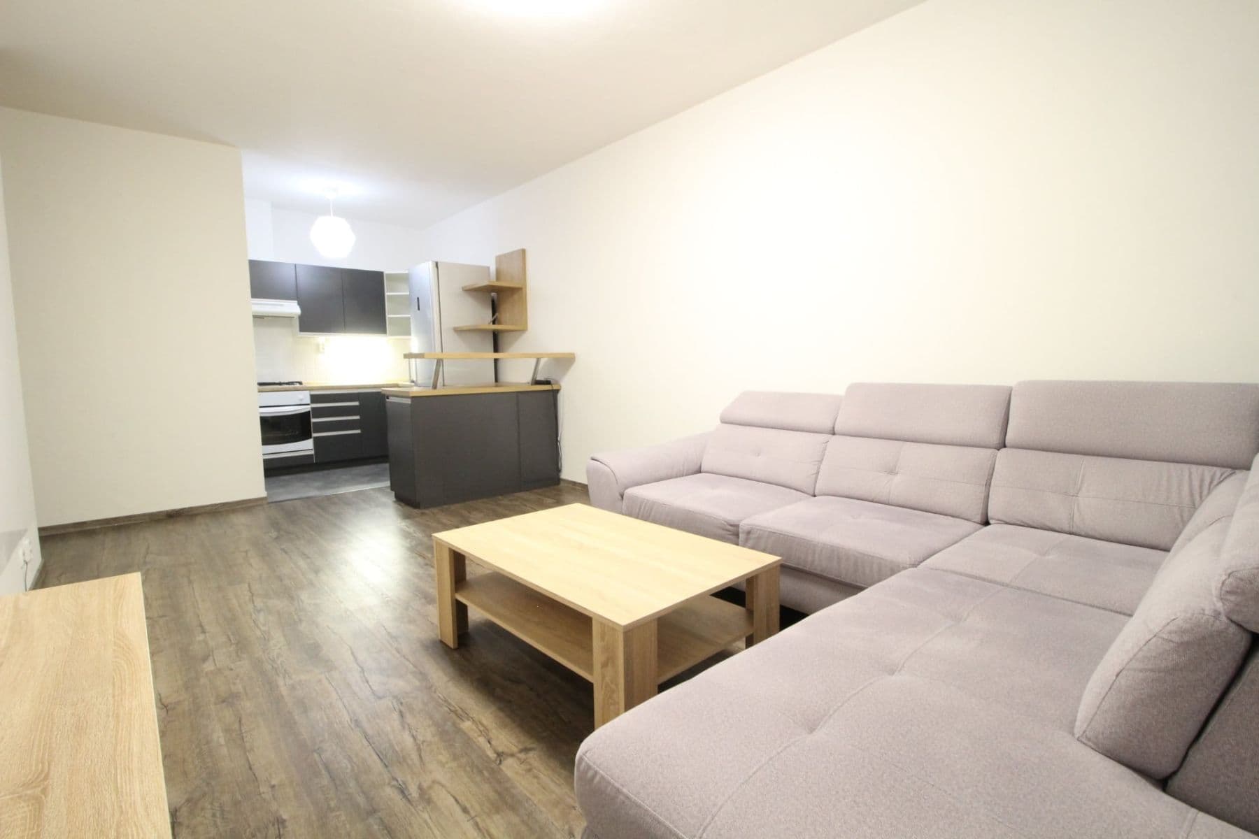 Pronájem bytu 2+kk 41 m², Pelušková, Praha, Praha Pronájem bytu 2+kk 41 m², Pelušková, Praha, Praha
