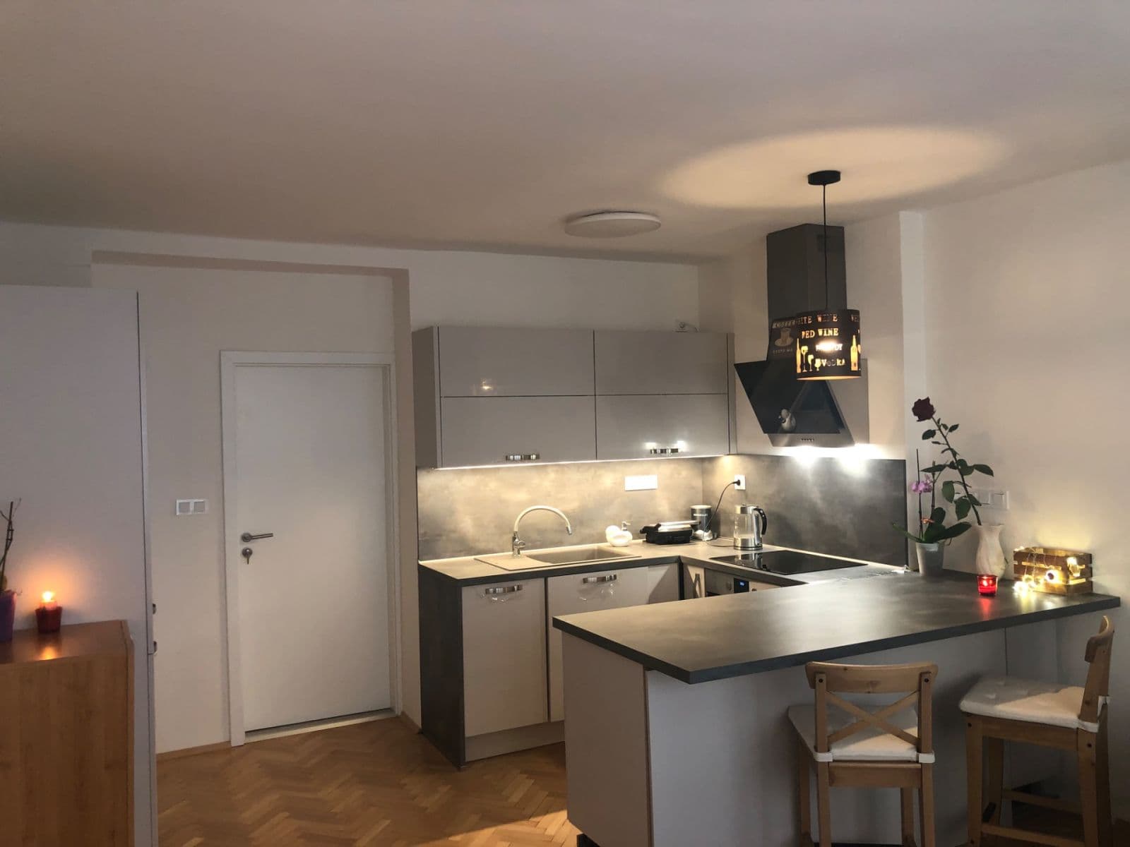 Pronájem bytu 2+kk 61 m², Holandská, Praha, Praha Pronájem bytu 2+kk 61 m², Holandská, Praha, Praha