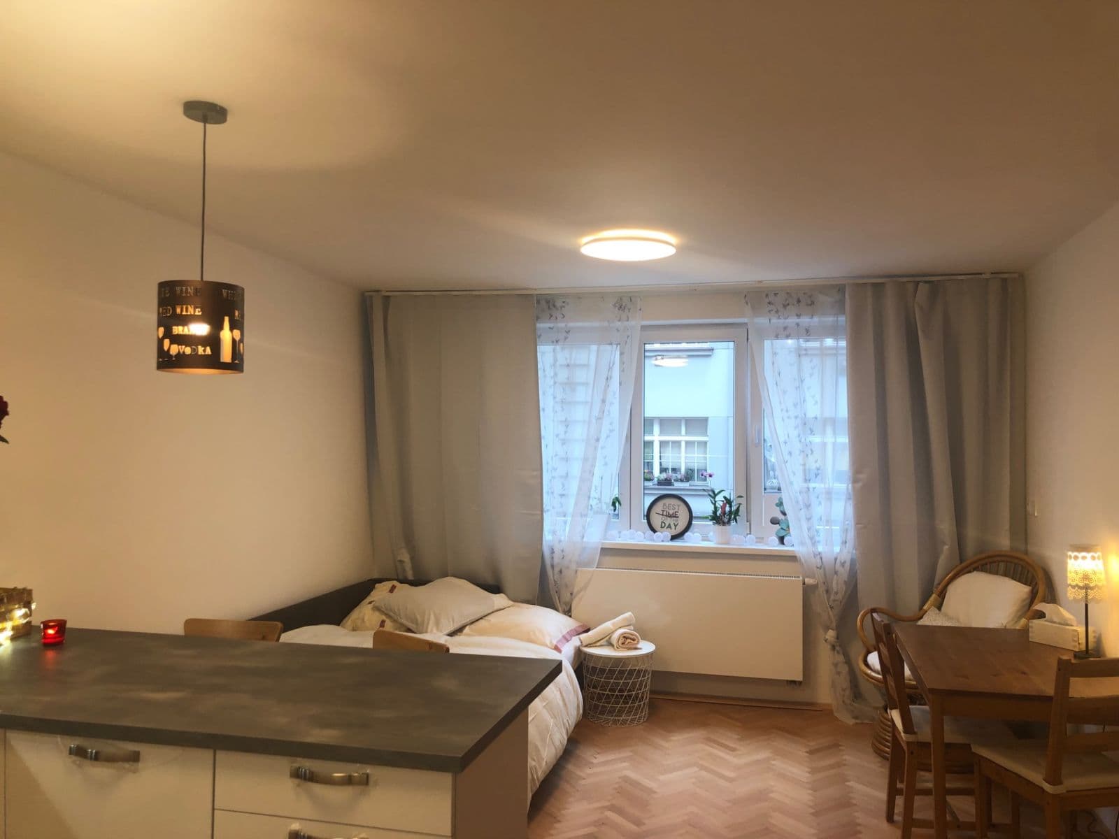 Pronájem bytu 2+kk 61 m², Holandská, Praha, Praha Pronájem bytu 2+kk 61 m², Holandská, Praha, Praha