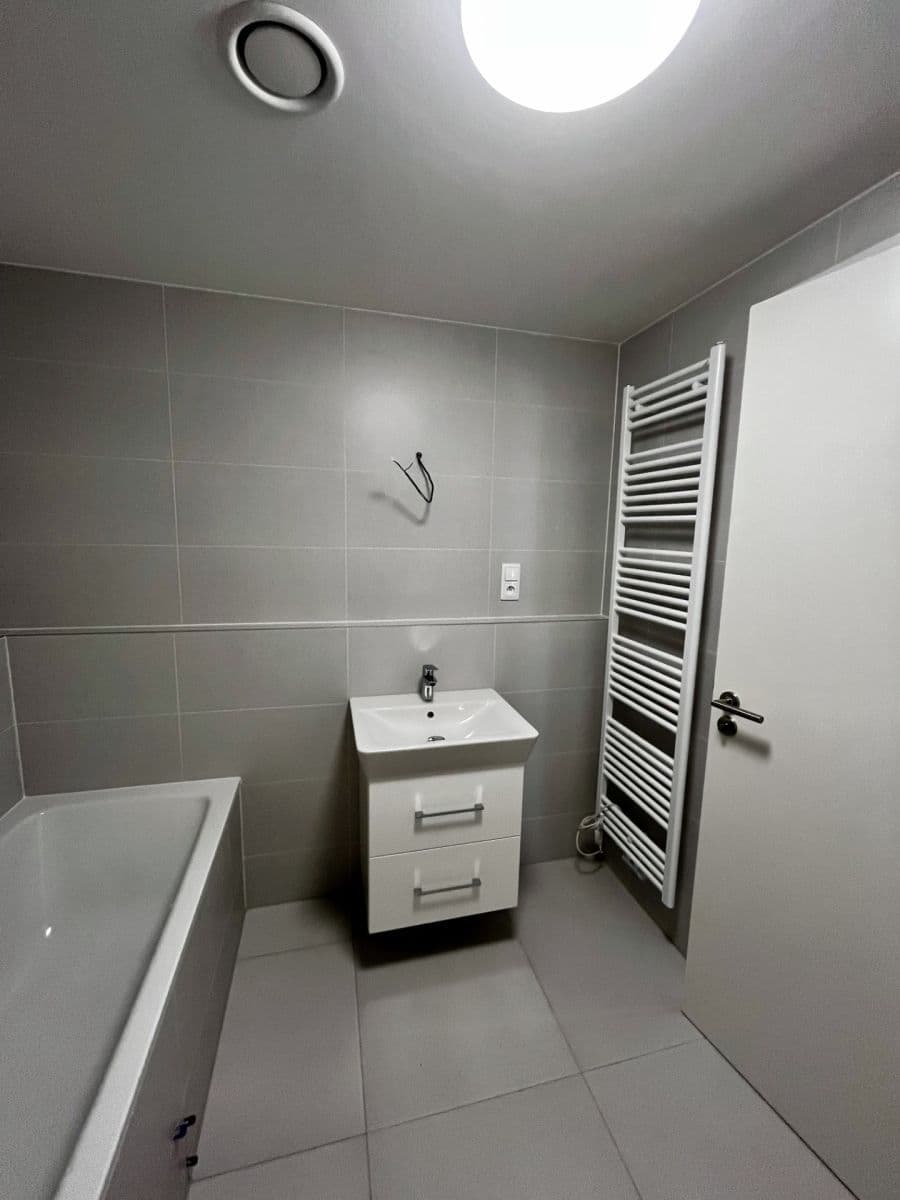 Pronájem bytu 2+kk 53 m², Josefa Truhláře, Brandýs nad Labem-Stará Boleslav, Středočeský kraj Pronájem bytu 2+kk 53 m², Josefa Truhláře, Brandýs nad Labem-Stará Boleslav, Středočeský kraj