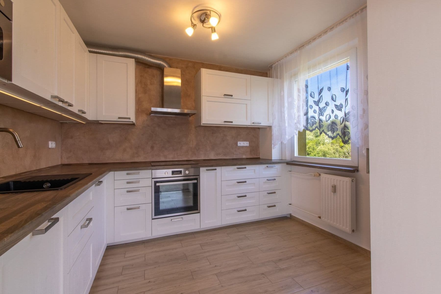 Pronájem bytu 3+1 72 m², K sadu, Praha, Praha Pronájem bytu 3+1 72 m², K sadu, Praha, Praha