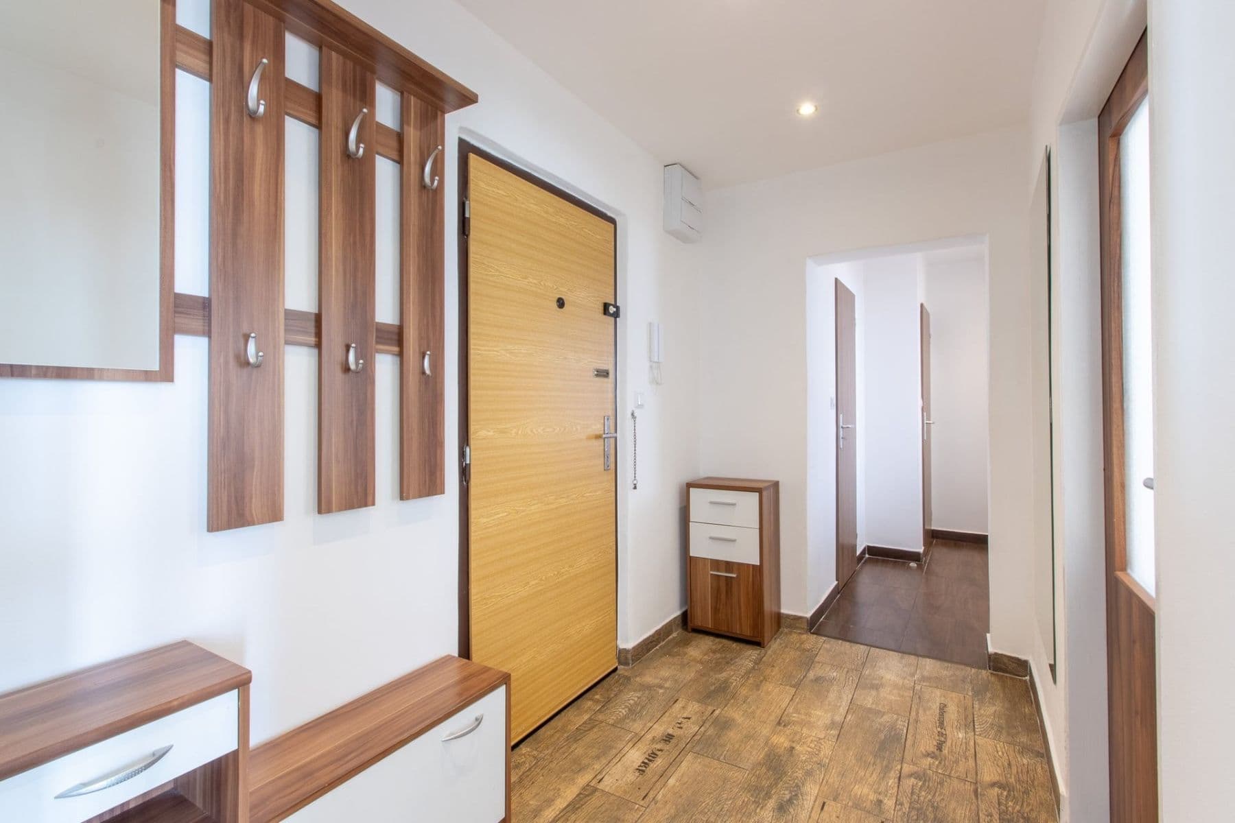 Pronájem bytu 3+1 72 m², K sadu, Praha, Praha Pronájem bytu 3+1 72 m², K sadu, Praha, Praha