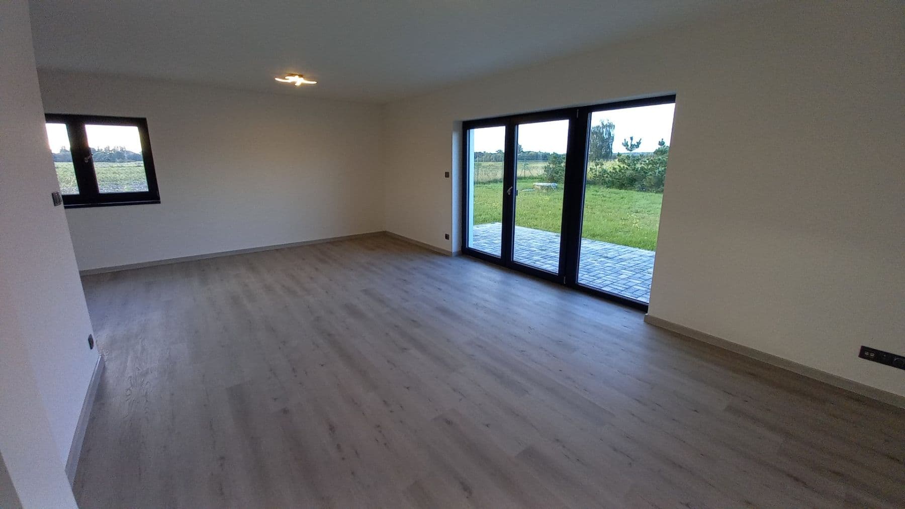 Pronájem domu 117 m², pozemek 431 m², Křenek, Středočeský kraj Pronájem domu 117 m², pozemek 431 m², Křenek, Středočeský kraj