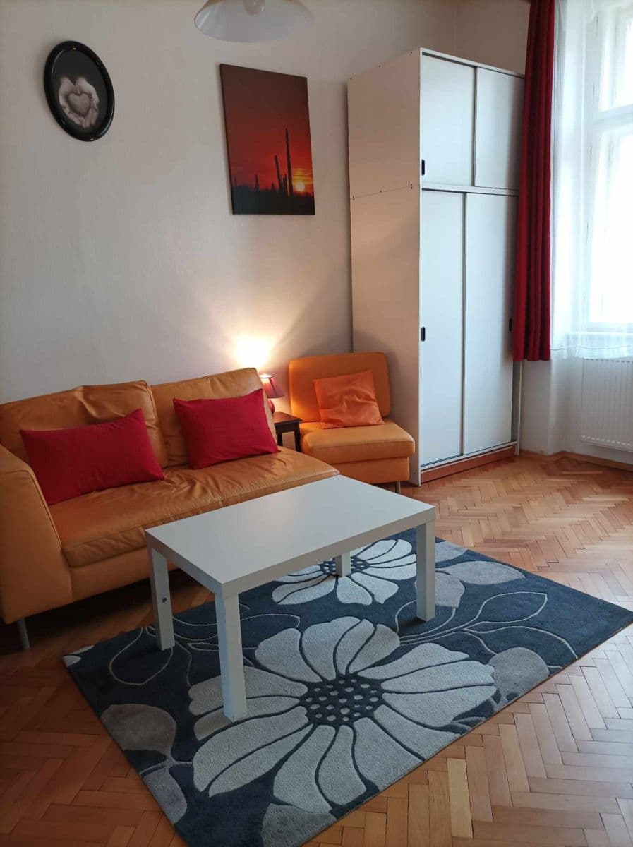 Pronájem domu 81 m², pozemek 150 m², Grafická, Praha, Praha Pronájem domu 81 m², pozemek 150 m², Grafická, Praha, Praha