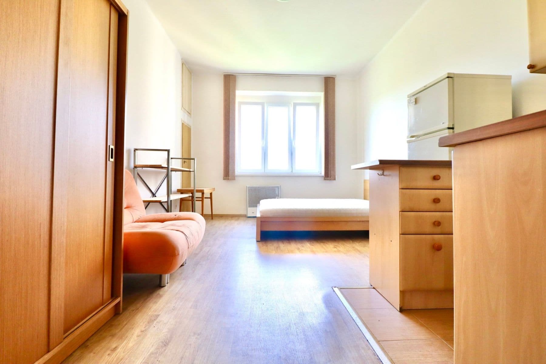 Pronájem bytu 1+kk 29 m², 28. pluku, Praha, Praha Pronájem bytu 1+kk 29 m², 28. pluku, Praha, Praha