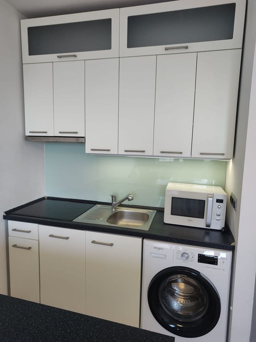Pronájem bytu 1+kk 32 m², Nad Lesním divadlem, Praha, Praha Pronájem bytu 1+kk 32 m², Nad Lesním divadlem, Praha, Praha