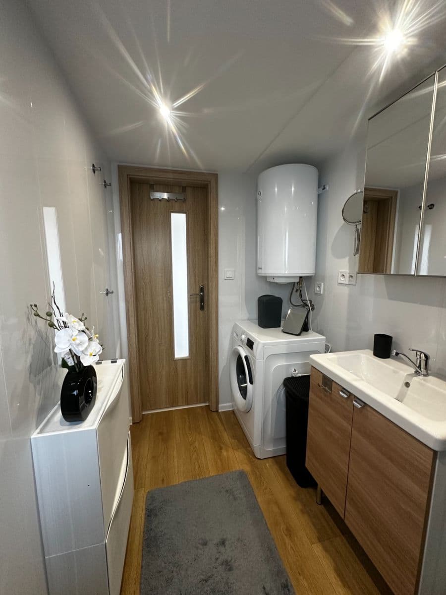 Pronájem domu 40 m², pozemek 200 m², Ružinov, Bratislavský kraj Pronájem domu 40 m², pozemek 200 m², Ružinov, Bratislavský kraj