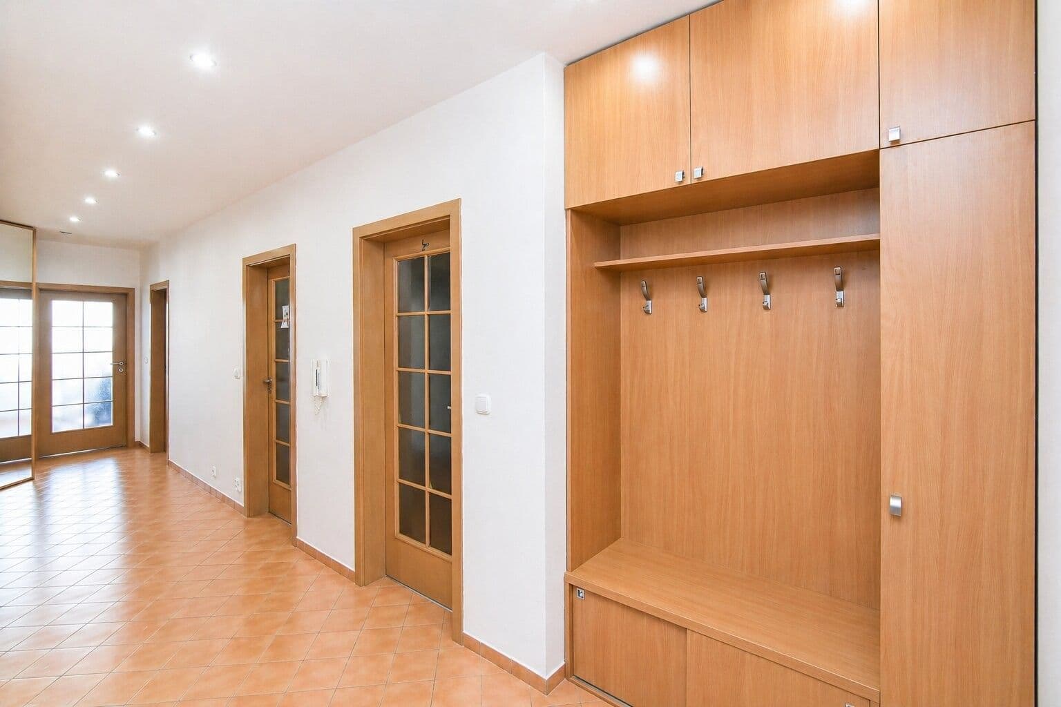Pronájem bytu 3+kk 85 m², Nad Okrouhlíkem, Praha, Praha Pronájem bytu 3+kk 85 m², Nad Okrouhlíkem, Praha, Praha