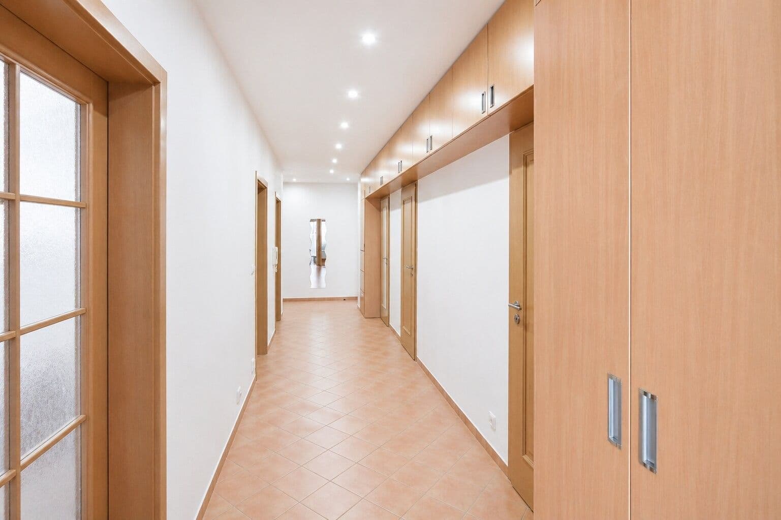 Pronájem bytu 3+kk 85 m², Nad Okrouhlíkem, Praha, Praha Pronájem bytu 3+kk 85 m², Nad Okrouhlíkem, Praha, Praha