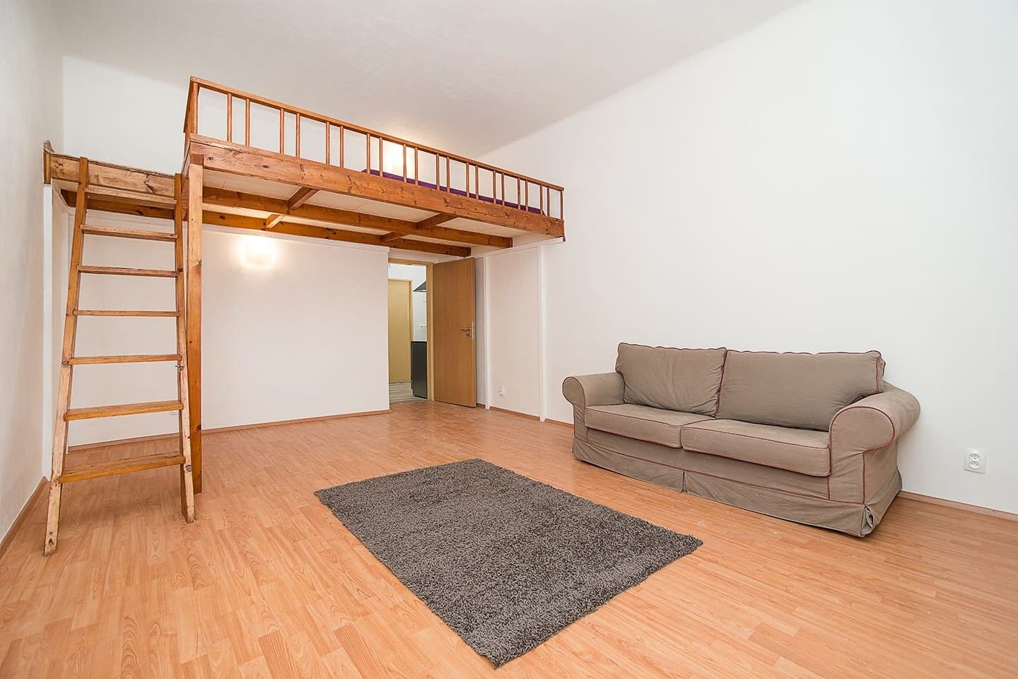 Pronájem bytu 3+1 90 m², Sudoměřská, Praha, Praha Pronájem bytu 3+1 90 m², Sudoměřská, Praha, Praha