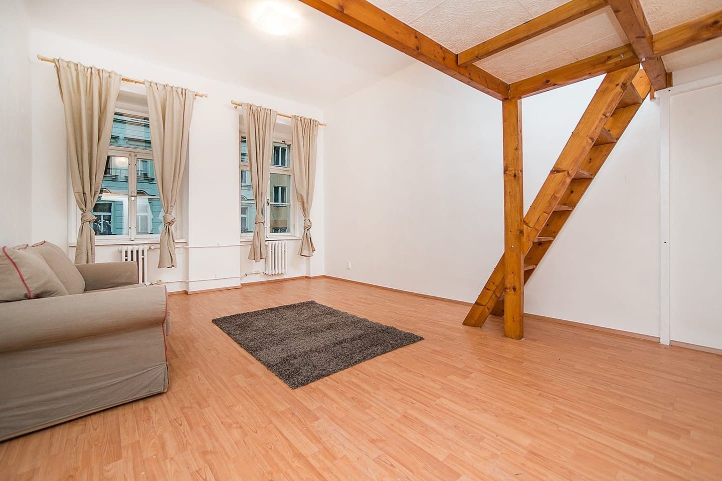 Pronájem bytu 3+1 90 m², Sudoměřská, Praha, Praha Pronájem bytu 3+1 90 m², Sudoměřská, Praha, Praha