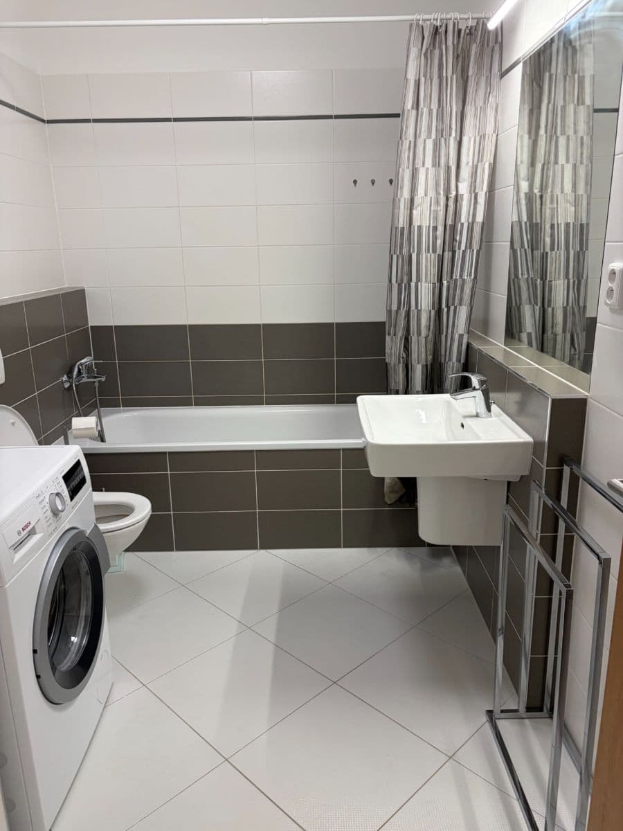 Pronájem bytu 2+kk 56 m², Lovosická, Praha, Praha Pronájem bytu 2+kk 56 m², Lovosická, Praha, Praha