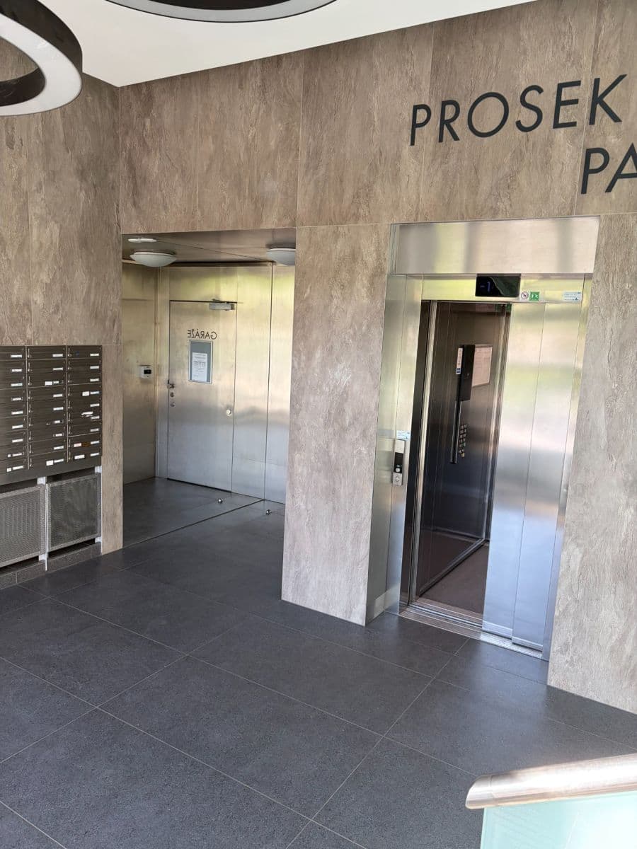 Pronájem bytu 2+kk 56 m², Lovosická, Praha, Praha Pronájem bytu 2+kk 56 m², Lovosická, Praha, Praha