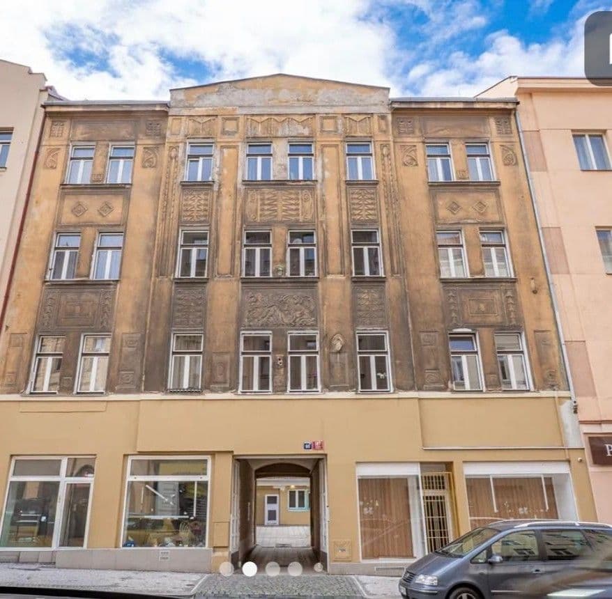 Pronájem garáže 15 m², Husitská, Praha, Praha Pronájem garáže 15 m², Husitská, Praha, Praha