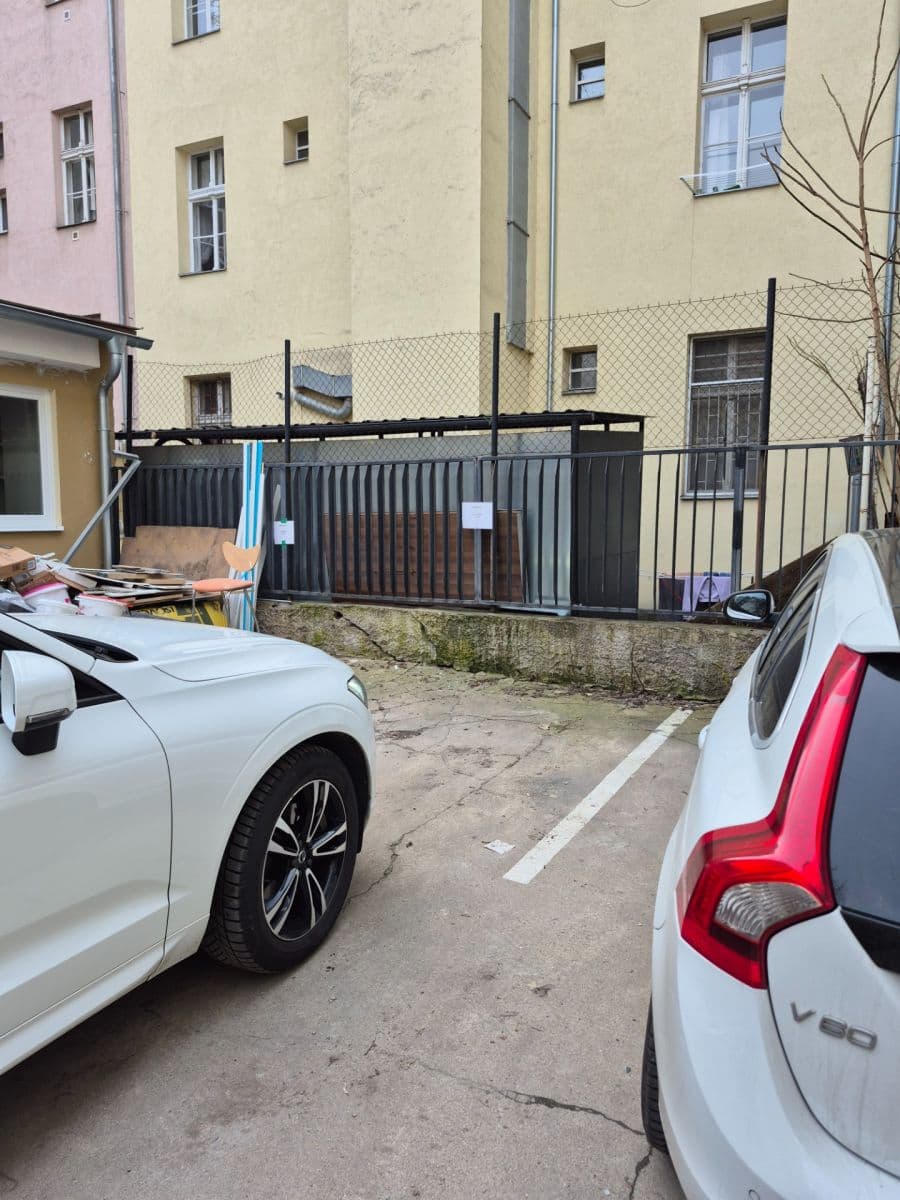 Pronájem garáže 15 m², Husitská, Praha, Praha Pronájem garáže 15 m², Husitská, Praha, Praha
