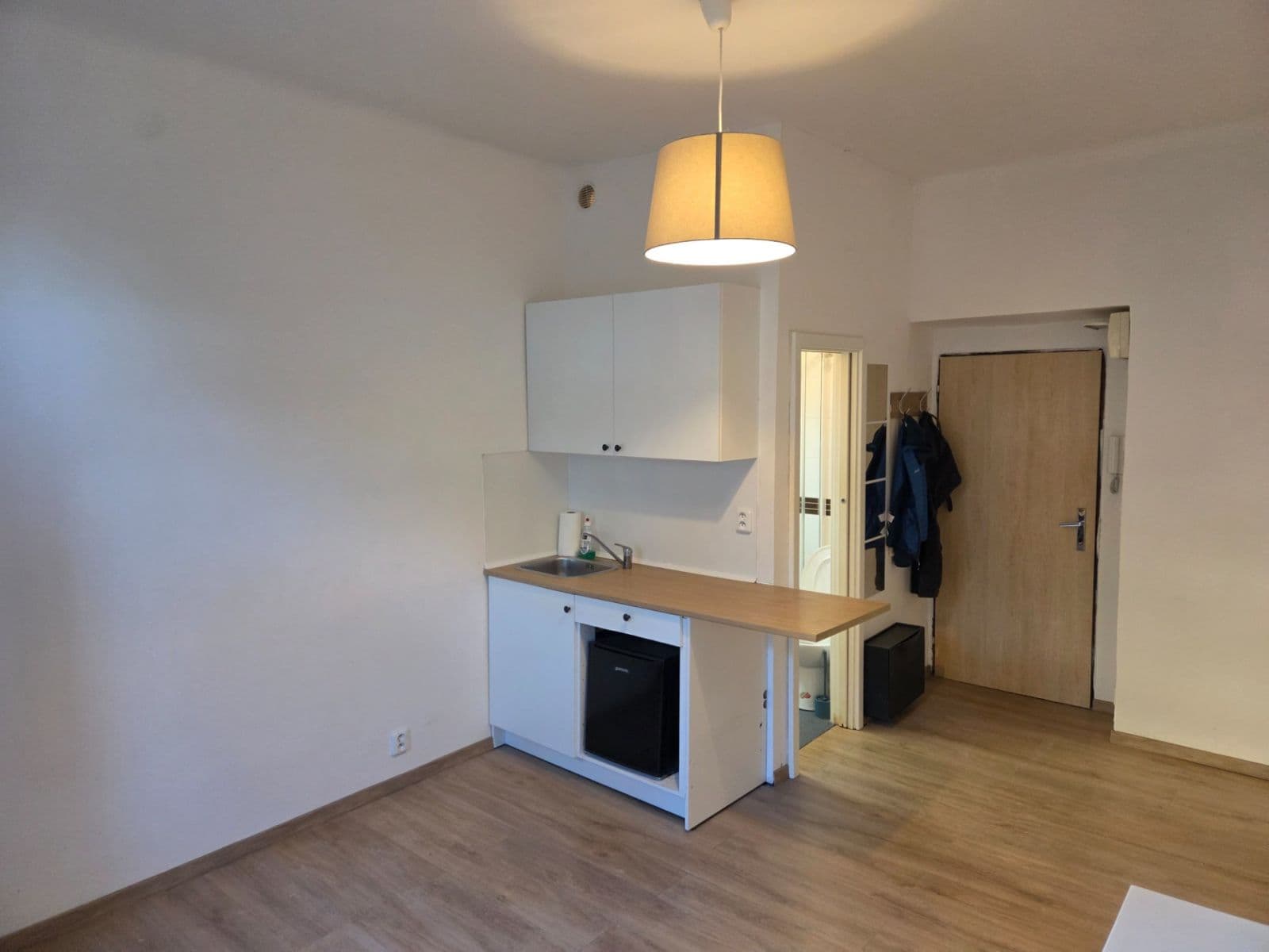 Pronájem bytu Garsoniéra 18 m², Zúžená, Praha, Praha Pronájem bytu Garsoniéra 18 m², Zúžená, Praha, Praha