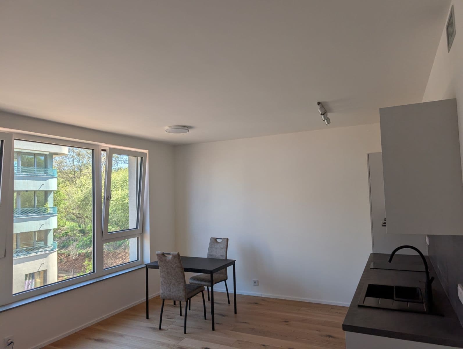 Pronájem bytu 1+kk 33 m², U Komína, Praha, Praha Pronájem bytu 1+kk 33 m², U Komína, Praha, Praha