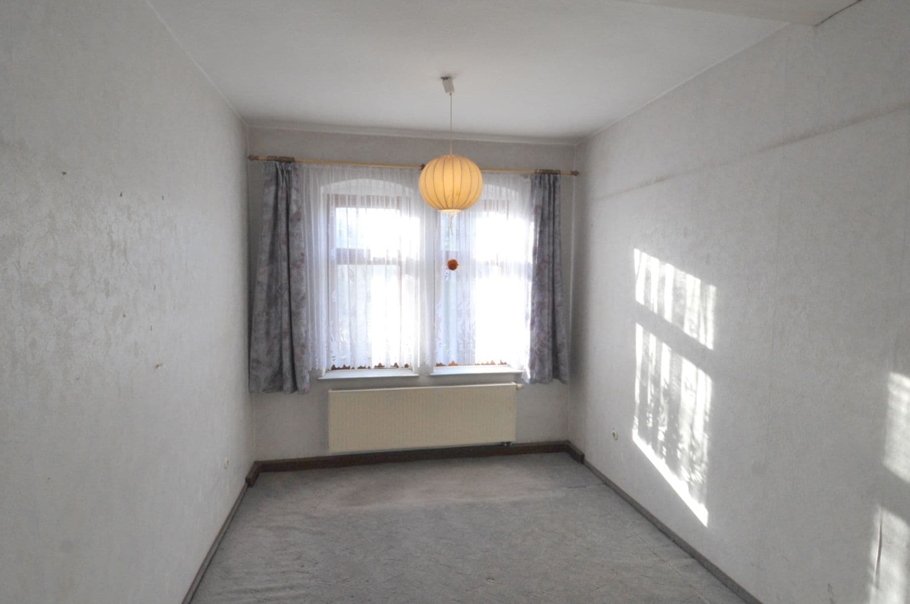 Prodej domu 200 m², pozemek 1.623 m², Hauptstraße, Oderwitz, Sasko Prodej domu 200 m², pozemek 1.623 m², Hauptstraße, Oderwitz, Sasko