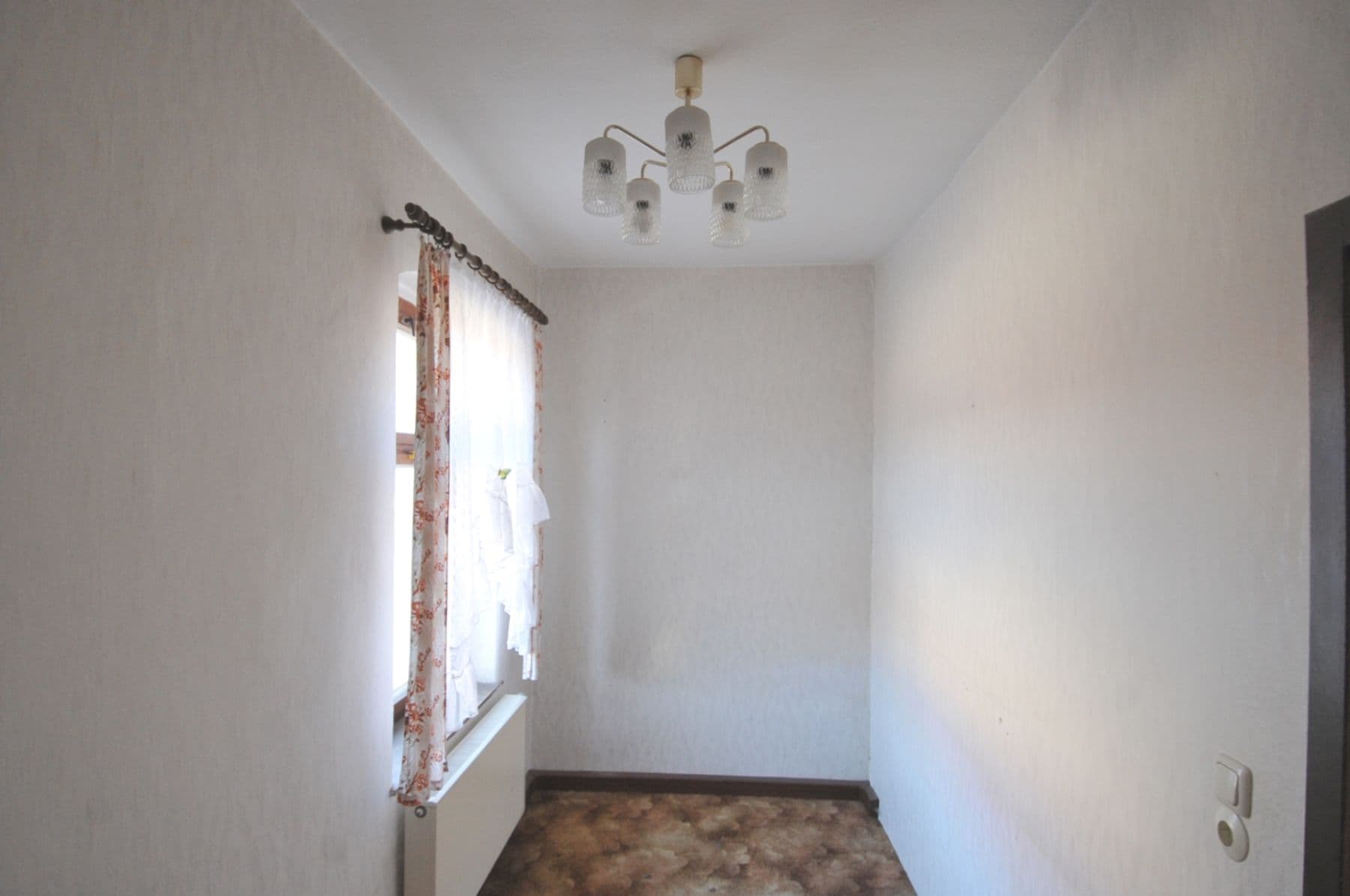 Prodej domu 200 m², pozemek 1.623 m², Hauptstraße, Oderwitz, Sasko Prodej domu 200 m², pozemek 1.623 m², Hauptstraße, Oderwitz, Sasko