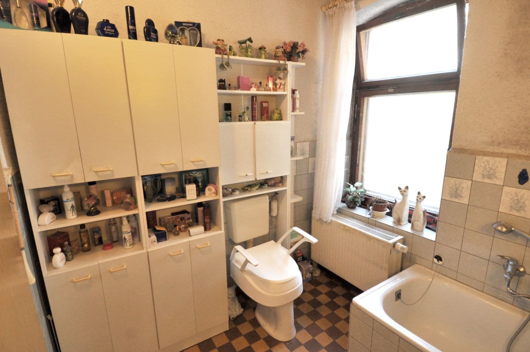 Prodej domu 200 m², pozemek 1.623 m², Hauptstraße, Oderwitz, Sasko Prodej domu 200 m², pozemek 1.623 m², Hauptstraße, Oderwitz, Sasko