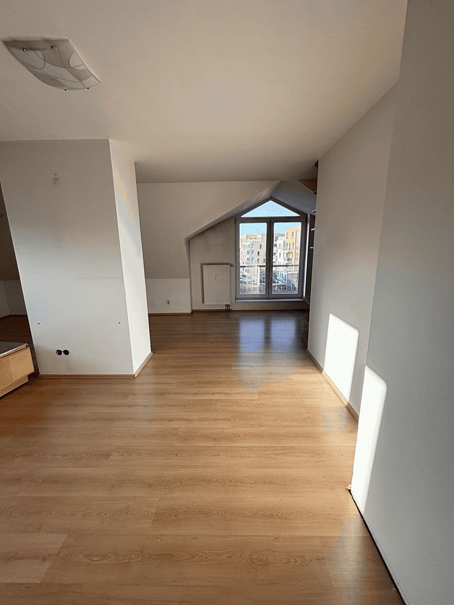 Prodej bytu 3+kk 83 m², Dubinská, Pardubice, Pardubický kraj Prodej bytu 3+kk 83 m², Dubinská, Pardubice, Pardubický kraj