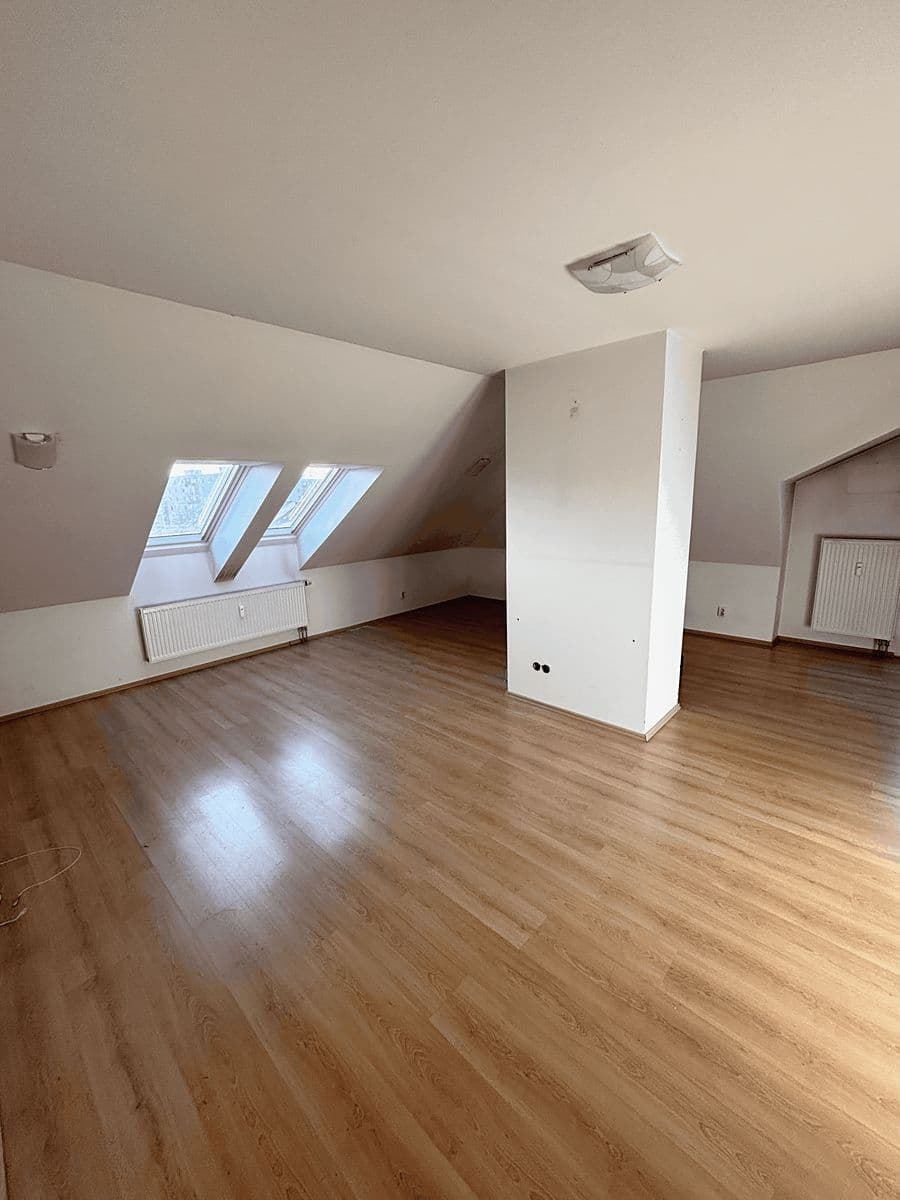 Prodej bytu 3+kk 83 m², Dubinská, Pardubice, Pardubický kraj Prodej bytu 3+kk 83 m², Dubinská, Pardubice, Pardubický kraj