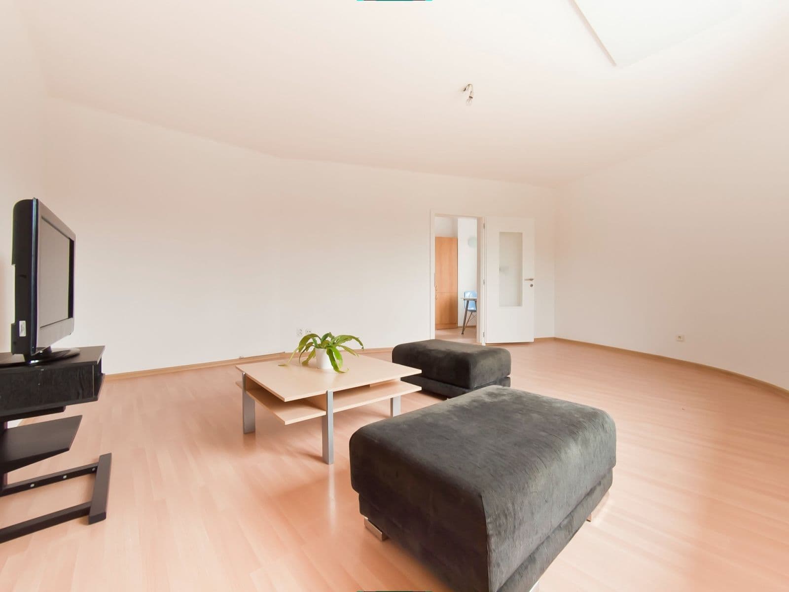 Pronájem bytu 1+1 44 m², Jarošova, Znojmo, Jihomoravský kraj Pronájem bytu 1+1 44 m², Jarošova, Znojmo, Jihomoravský kraj
