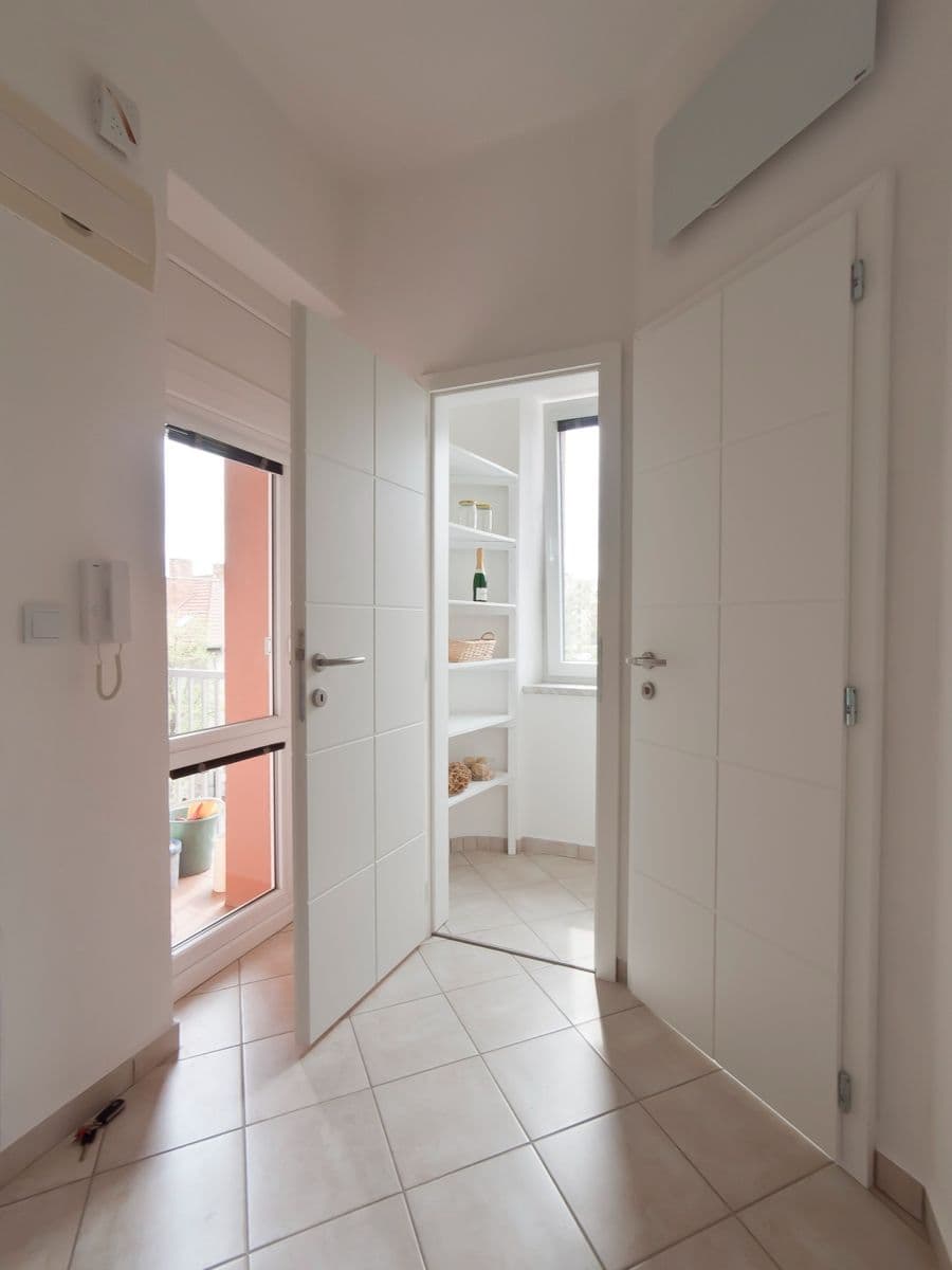 Pronájem bytu 1+1 44 m², Jarošova, Znojmo, Jihomoravský kraj Pronájem bytu 1+1 44 m², Jarošova, Znojmo, Jihomoravský kraj