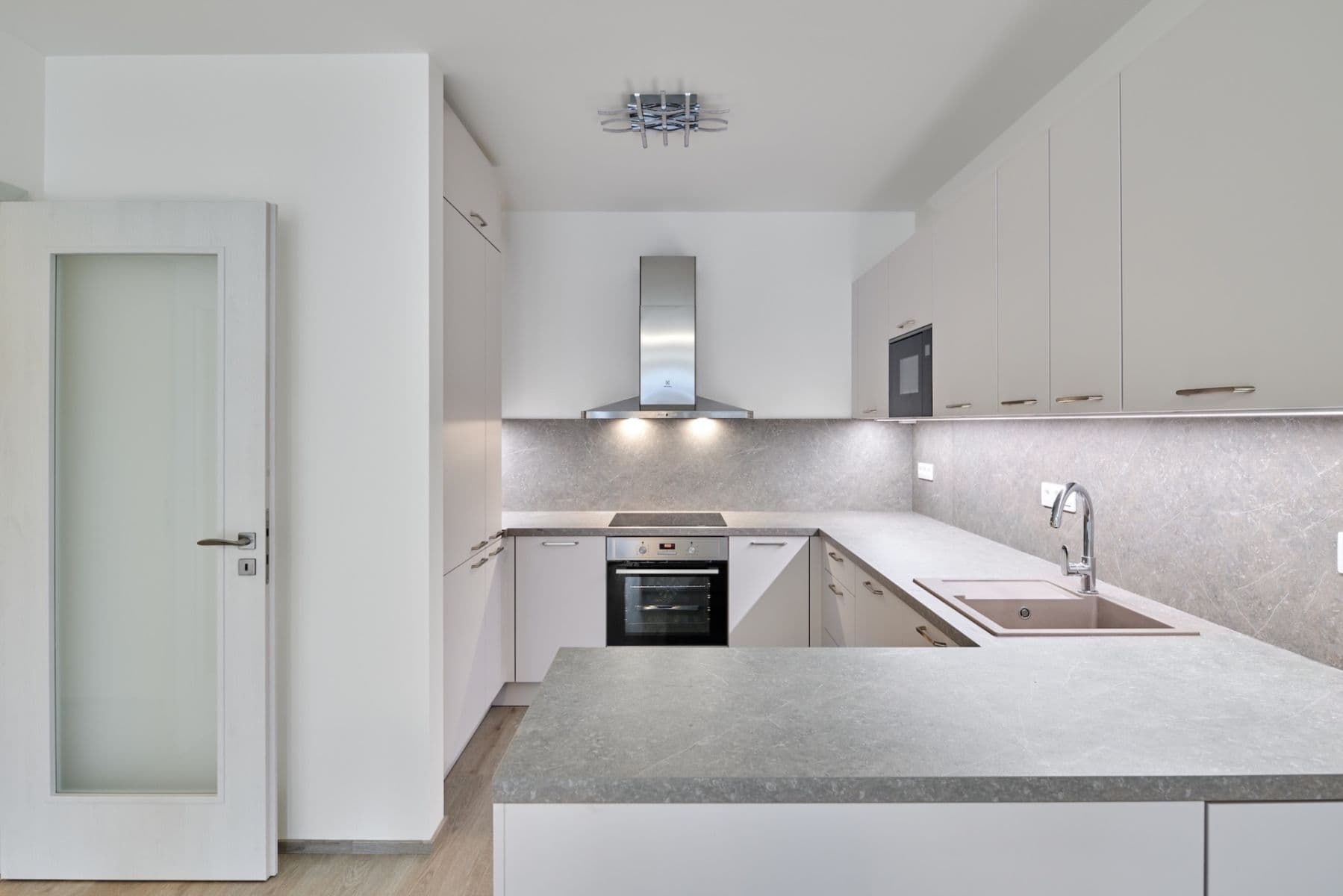 Pronájem bytu 3+kk 86 m², Střídavá, Praha, Praha Pronájem bytu 3+kk 86 m², Střídavá, Praha, Praha
