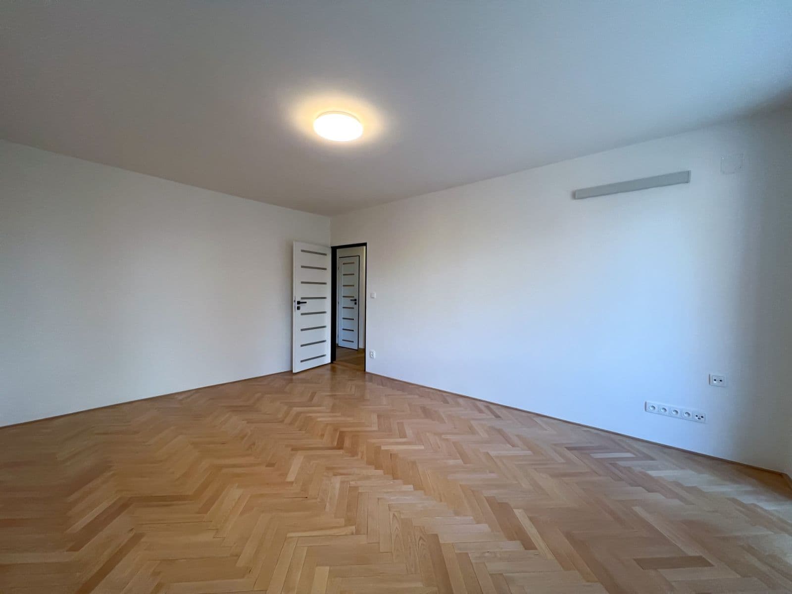 Pronájem bytu 2+1 64 m², Uprkova, Brno, Jihomoravský kraj Pronájem bytu 2+1 64 m², Uprkova, Brno, Jihomoravský kraj