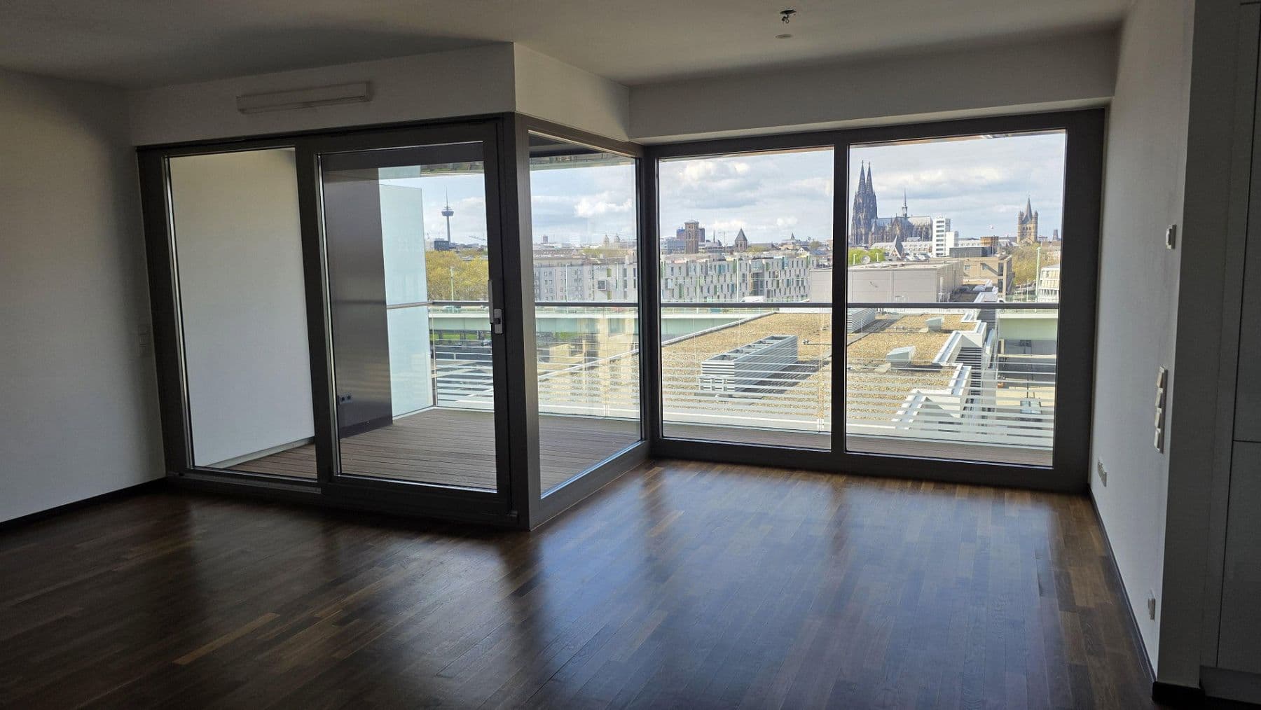 Pronájem bytu 3+1 110 m², Im Zollhafen 12, Köln, Severní Porýní-Vestfálsko Pronájem bytu 3+1 110 m², Im Zollhafen 12, Köln, Severní Porýní-Vestfálsko