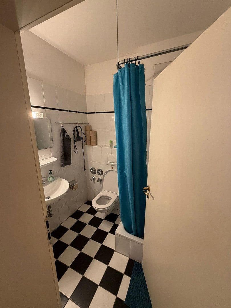 Pronájem bytu 1+1 30 m², Philippstraße 48, Köln, Severní Porýní-Vestfálsko Pronájem bytu 1+1 30 m², Philippstraße 48, Köln, Severní Porýní-Vestfálsko