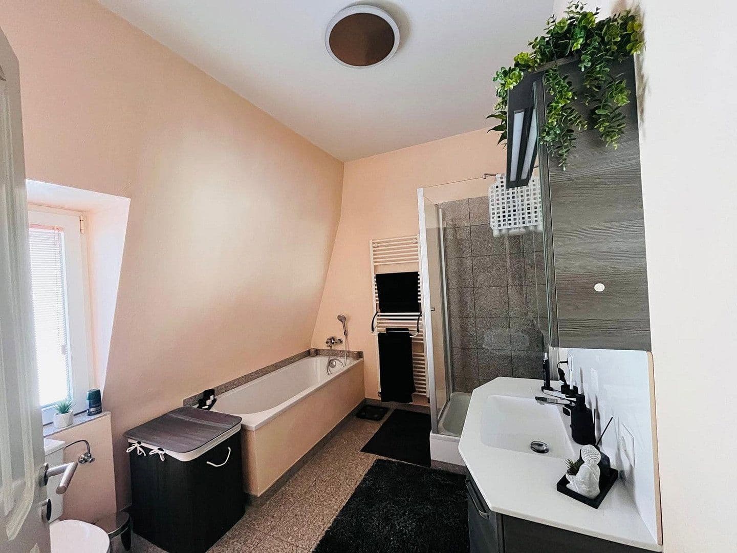 Prodej bytu 2+1 80 m², Bergisch Gladbach, Severní Porýní-Vestfálsko Prodej bytu 2+1 80 m², Bergisch Gladbach, Severní Porýní-Vestfálsko