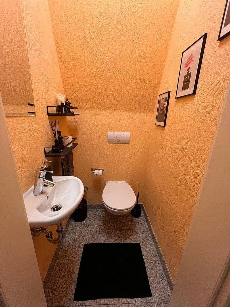 Prodej bytu 2+1 80 m², Bergisch Gladbach, Severní Porýní-Vestfálsko Prodej bytu 2+1 80 m², Bergisch Gladbach, Severní Porýní-Vestfálsko
