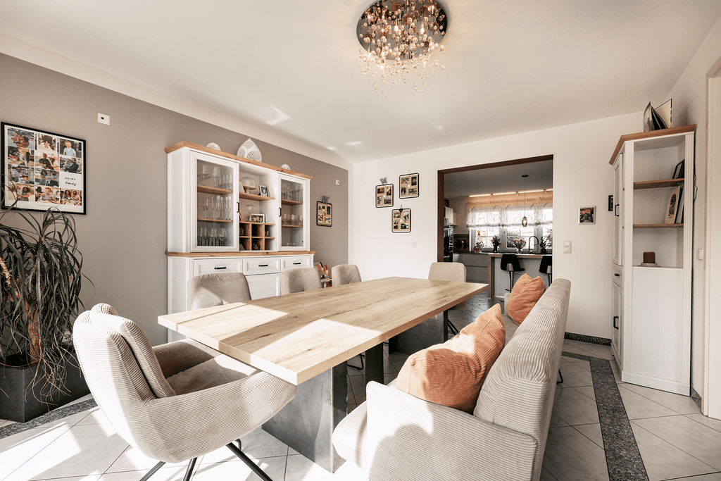 Prodej domu 264 m², pozemek 600 m², Mering, Bavorsko Prodej domu 264 m², pozemek 600 m², Mering, Bavorsko