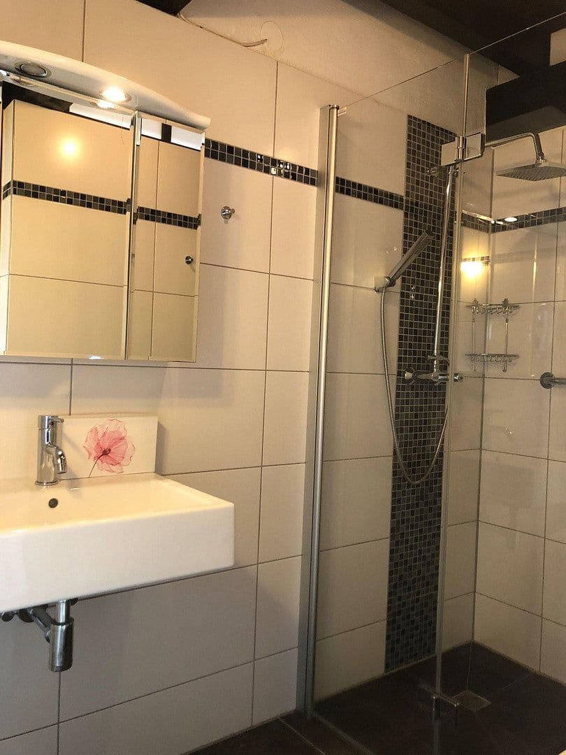 Prodej domu 160 m², pozemek 1.236 m², Cáchy, Severní Porýní-Vestfálsko Prodej domu 160 m², pozemek 1.236 m², Cáchy, Severní Porýní-Vestfálsko