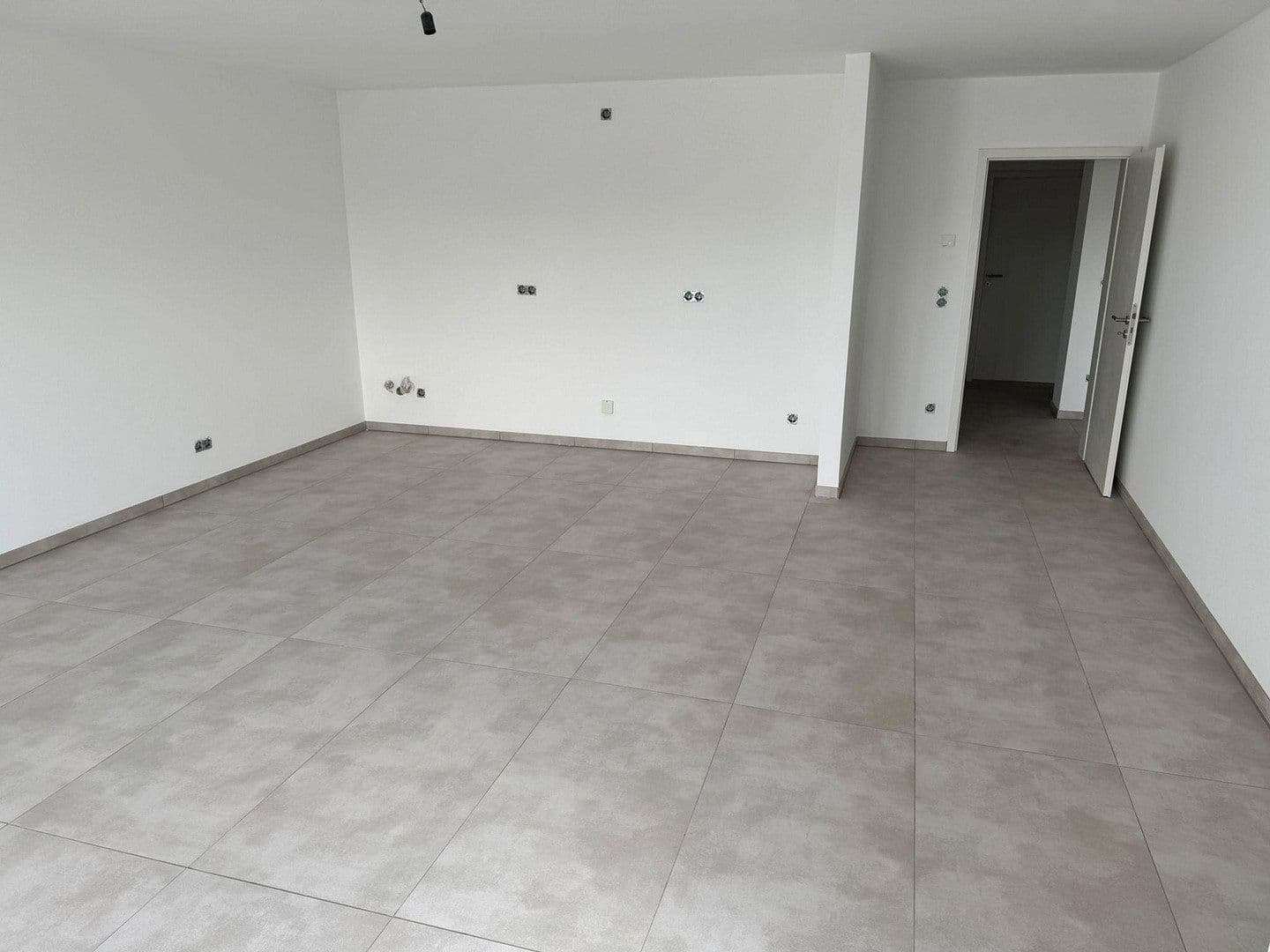 Pronájem bytu 4+1 107 m², Berliner Str. 911, Köln, Severní Porýní-Vestfálsko Pronájem bytu 4+1 107 m², Berliner Str. 911, Köln, Severní Porýní-Vestfálsko