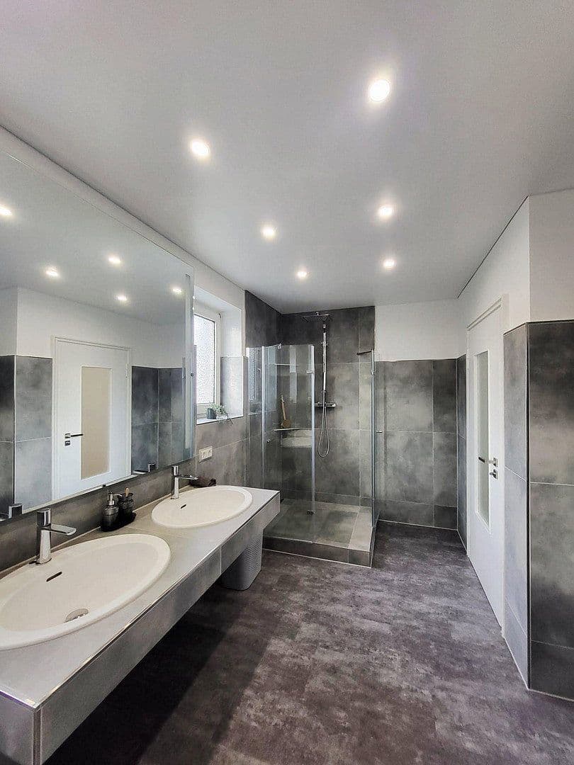 Pronájem bytu 3+1 106 m², Mulheim an der Ruhr, Severní Porýní-Vestfálsko Pronájem bytu 3+1 106 m², Mulheim an der Ruhr, Severní Porýní-Vestfálsko
