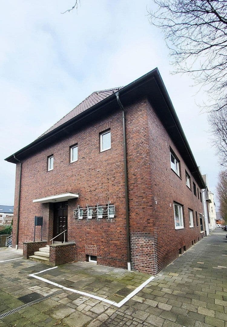 Pronájem bytu 3+1 106 m², Mulheim an der Ruhr, Severní Porýní-Vestfálsko Pronájem bytu 3+1 106 m², Mulheim an der Ruhr, Severní Porýní-Vestfálsko
