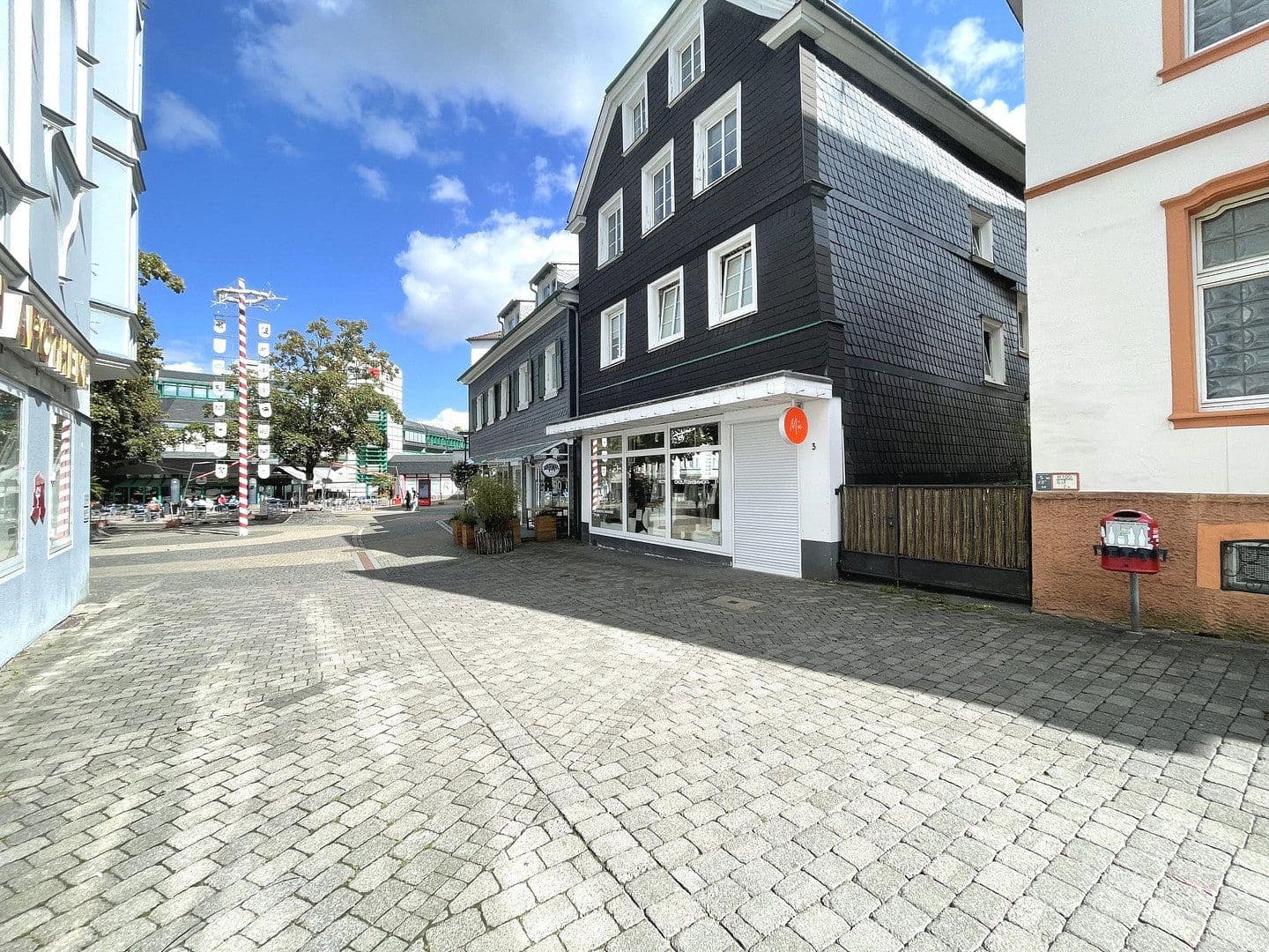 Pronájem bytu 4+1 90 m², Kirchstraße 3, Schwelm, Severní Porýní-Vestfálsko Pronájem bytu 4+1 90 m², Kirchstraße 3, Schwelm, Severní Porýní-Vestfálsko