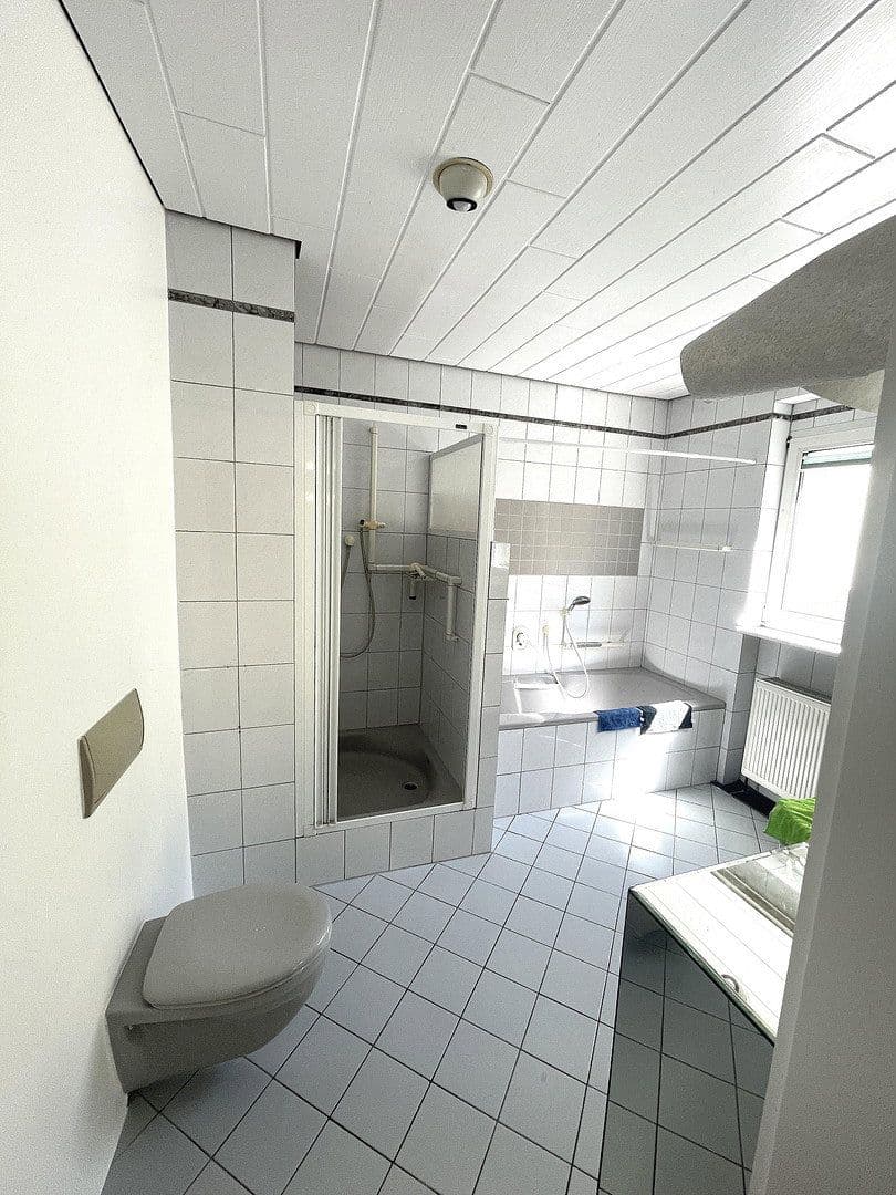 Pronájem bytu 4+1 90 m², Kirchstraße 3, Schwelm, Severní Porýní-Vestfálsko Pronájem bytu 4+1 90 m², Kirchstraße 3, Schwelm, Severní Porýní-Vestfálsko