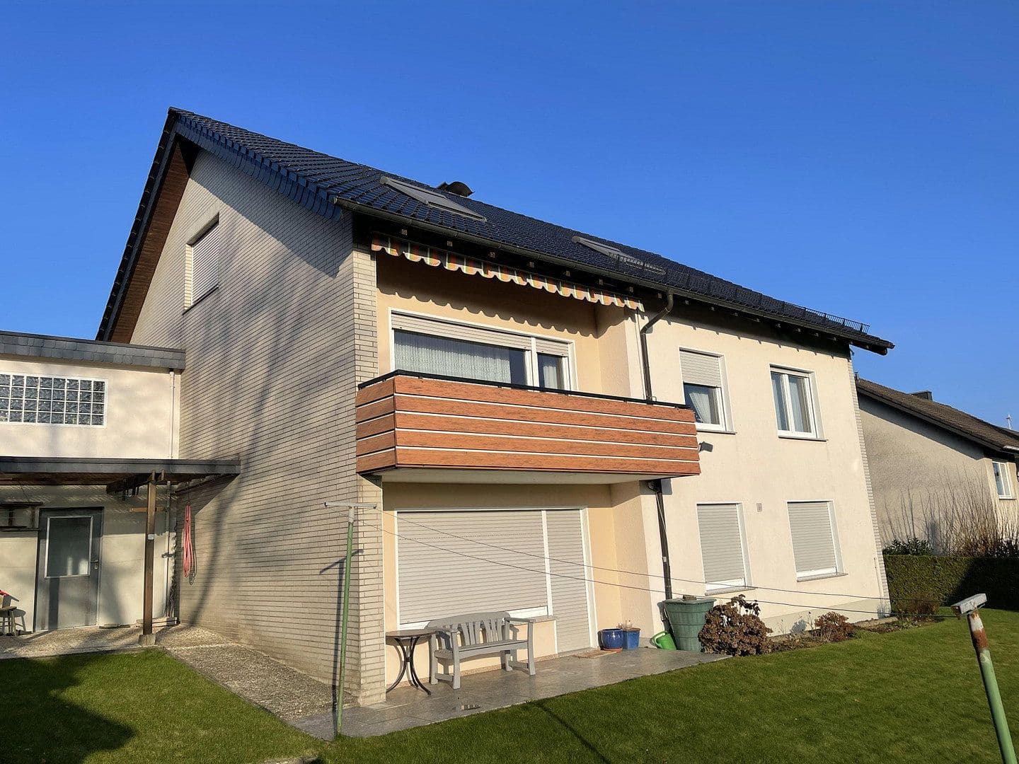 Prodej domu 225 m², pozemek 632 m², Kalletal, Severní Porýní-Vestfálsko Prodej domu 225 m², pozemek 632 m², Kalletal, Severní Porýní-Vestfálsko