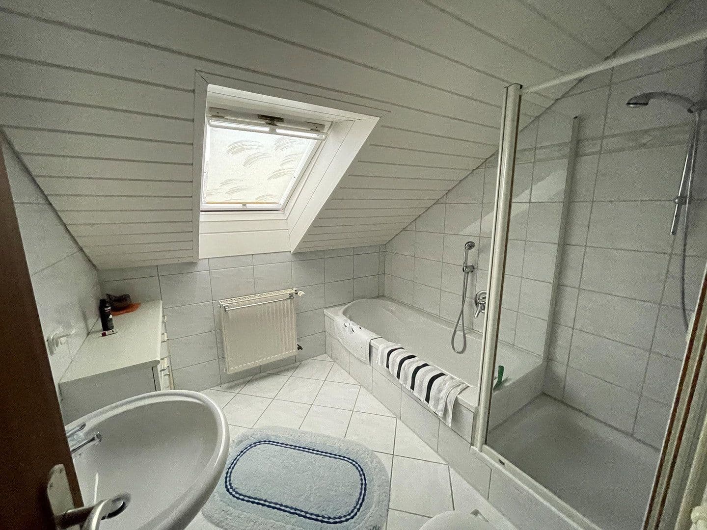 Prodej domu 225 m², pozemek 632 m², Kalletal, Severní Porýní-Vestfálsko Prodej domu 225 m², pozemek 632 m², Kalletal, Severní Porýní-Vestfálsko