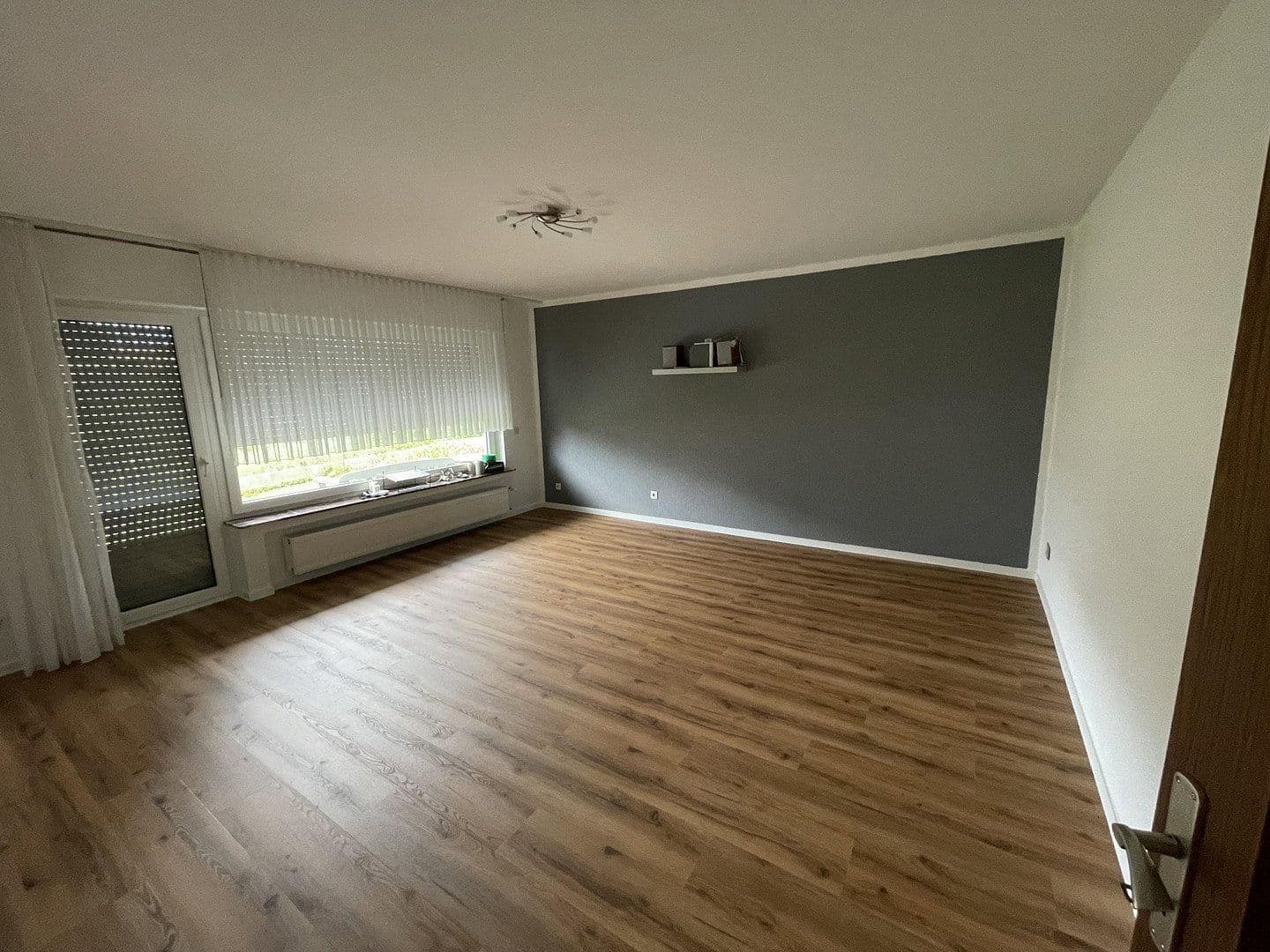 Prodej domu 225 m², pozemek 632 m², Kalletal, Severní Porýní-Vestfálsko Prodej domu 225 m², pozemek 632 m², Kalletal, Severní Porýní-Vestfálsko