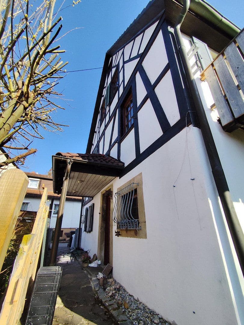 Prodej domu 192 m², pozemek 145 m², Am Leurenberg 18, Nürtingen, Bádensko-Württembersko Prodej domu 192 m², pozemek 145 m², Am Leurenberg 18, Nürtingen, Bádensko-Württembersko