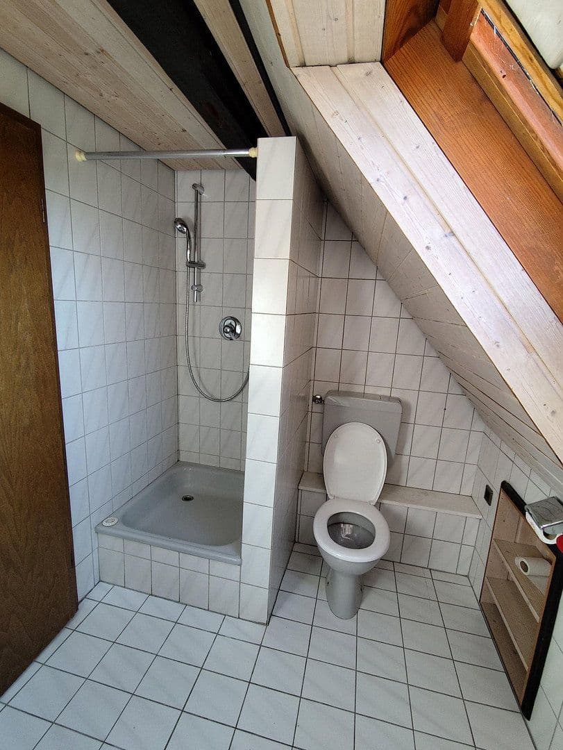 Prodej domu 192 m², pozemek 145 m², Am Leurenberg 18, Nürtingen, Bádensko-Württembersko Prodej domu 192 m², pozemek 145 m², Am Leurenberg 18, Nürtingen, Bádensko-Württembersko